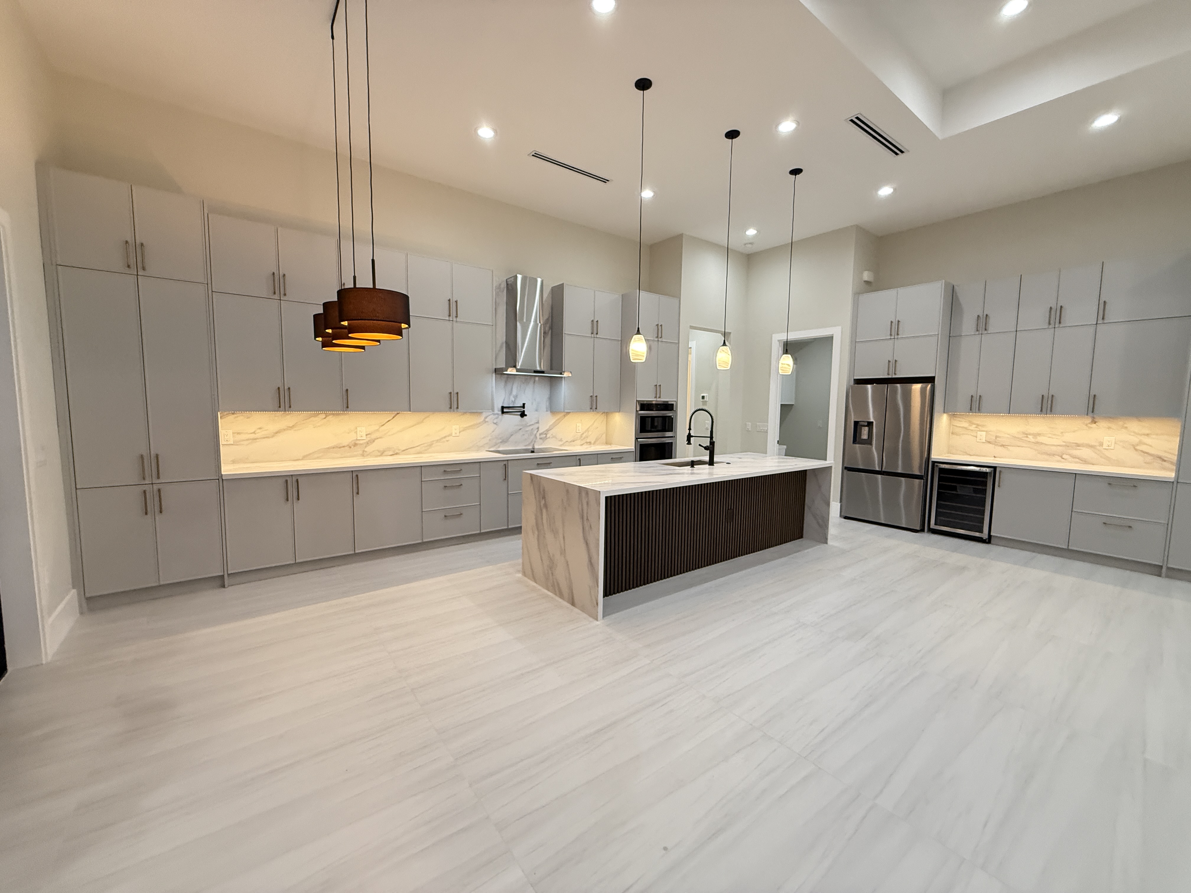 Luxury and modern Brand new house - фото